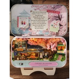 Міні румбокс у металевому ящику Сакура Cherry Blossoms Roombox Q-007 Міні румбокс у металевому ящику Сакура Cherry Blossoms Roombox Q-007