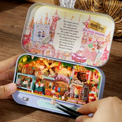 Міні румбокс у металевому ящику Цукеркові пригоди Candy Adventure Q-009 Міні румбокс у металевому ящику Цукеркові пригоди Candy Adventure Q-009